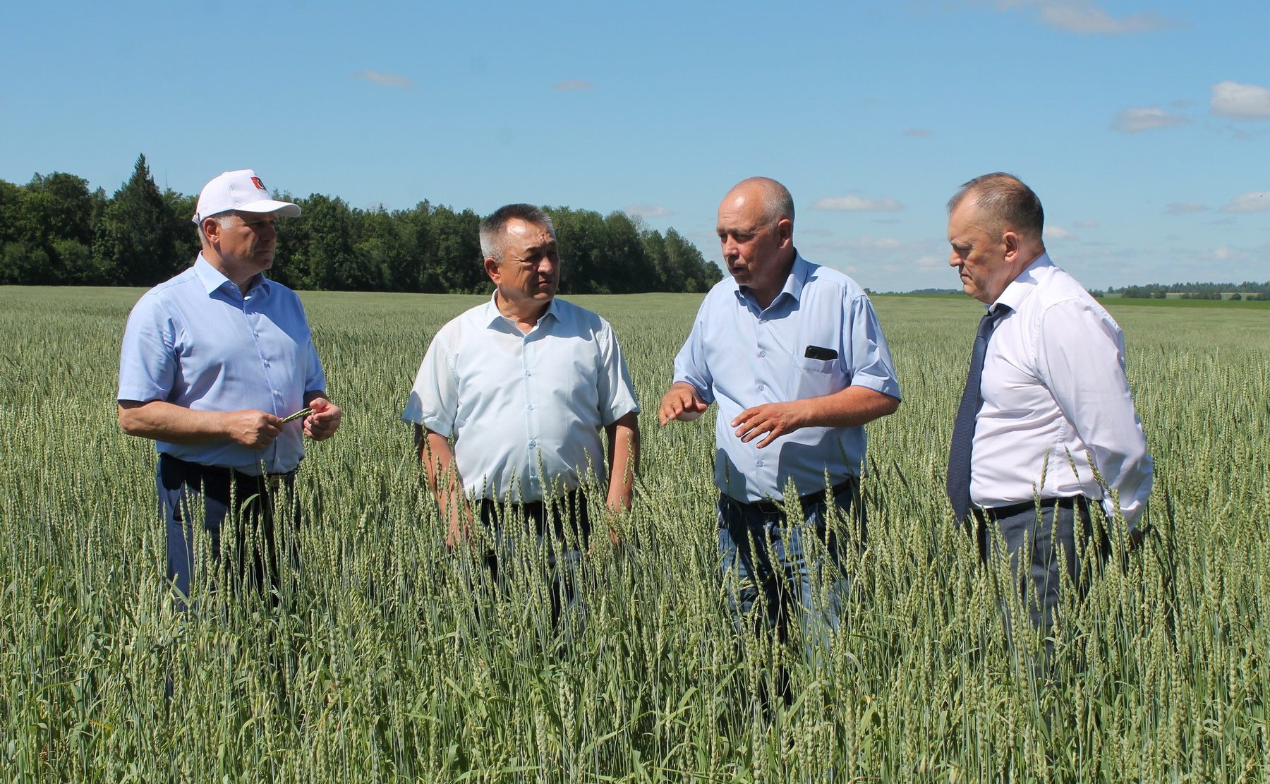 Сергей Мартынов в рамках рабочей поездки в регион ознакомился с работой сельскохозяйственного производственного кооператива в деревне Ильпанур Параньгинского района