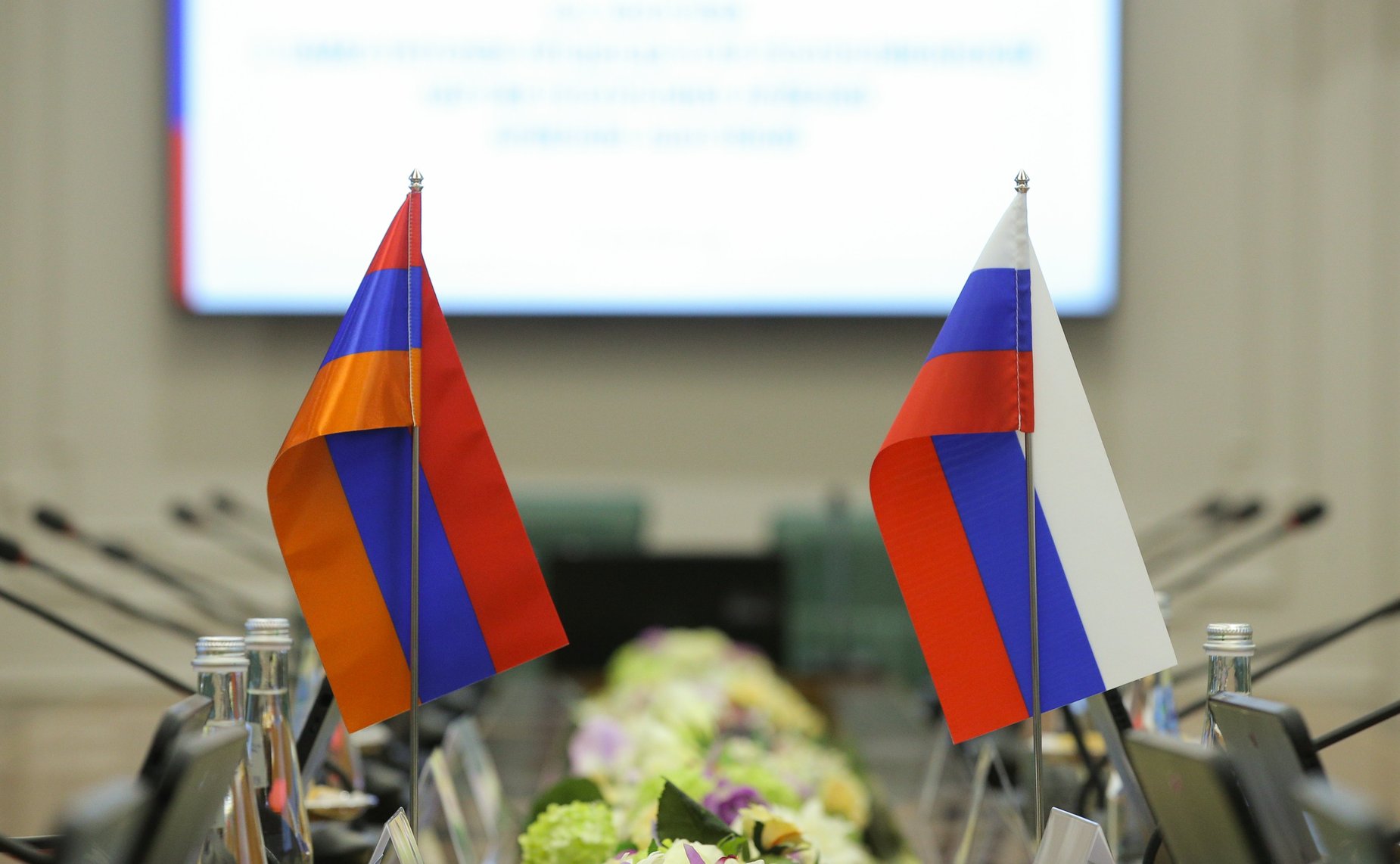 Константин Косачев провел встречу с делегацией Республиканской партии Армении во главе с заместителем председателя партии Арменом Ашотяном