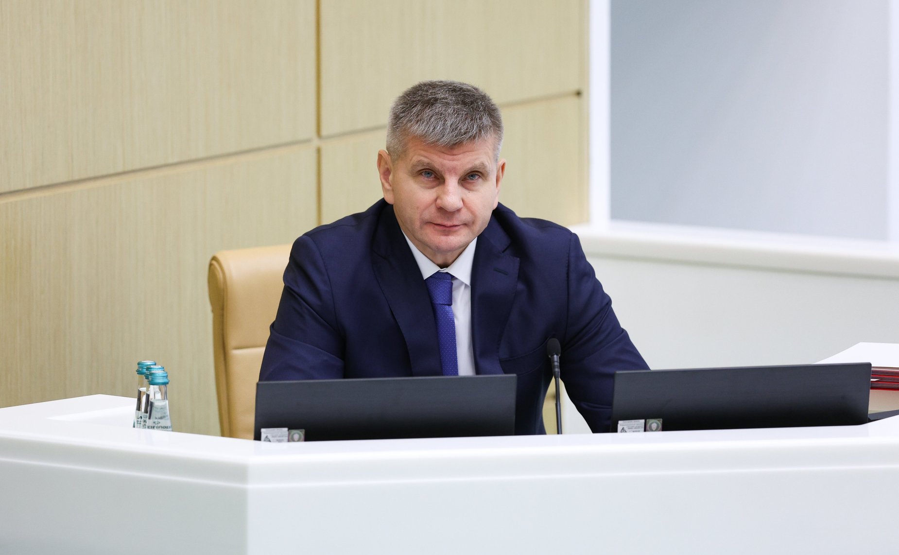 Геннадий Голов