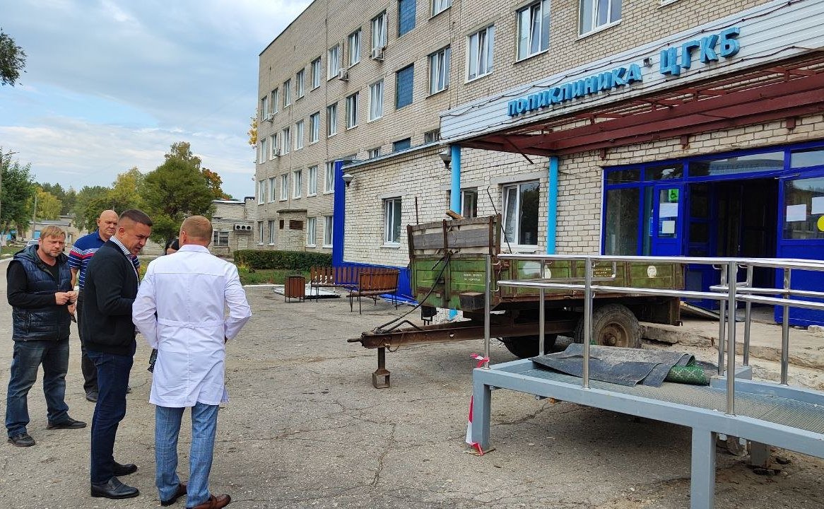 Айрат Гибатдинов вместе с главным врачом Центральной городской клинической больницы Павлом Фирсовым посетили ряд структурных учреждений ЦГКБ