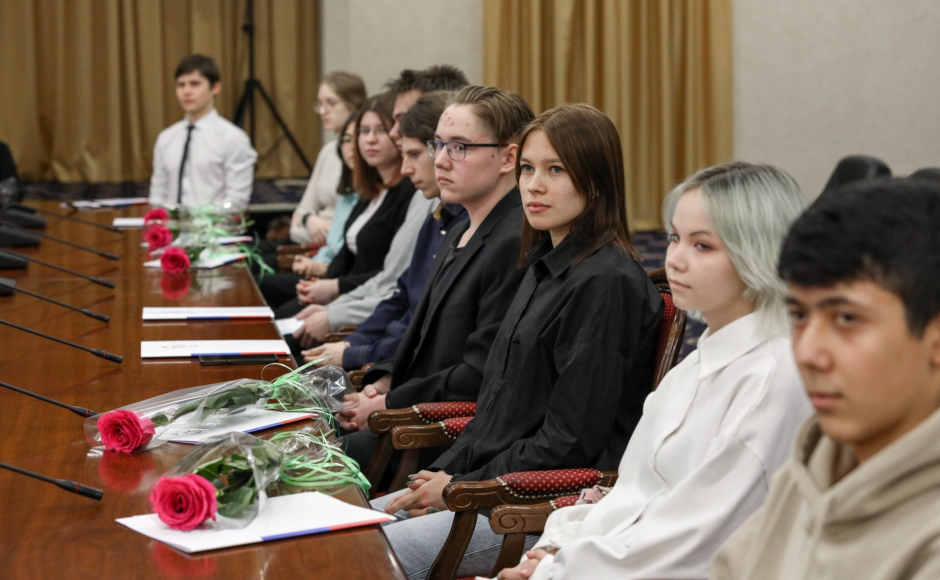 Денис Гусев вручил именные стипендии студентам учреждений среднего профессионального образования Ненецкого АО