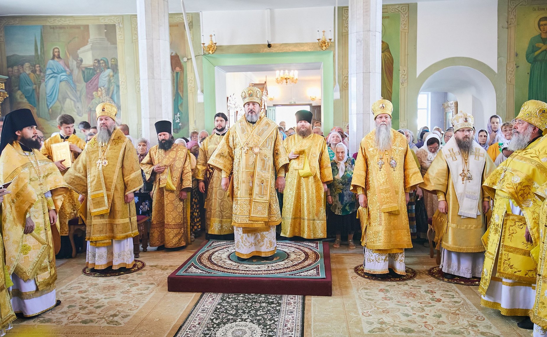 Николай Федоров посетил Свято-Троицкий мужской монастырь в городе Чебоксары