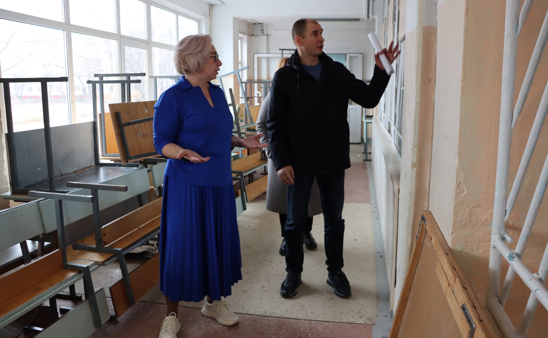 Дмитрий Перминов провел мониторинг капитального ремонта в омской школе