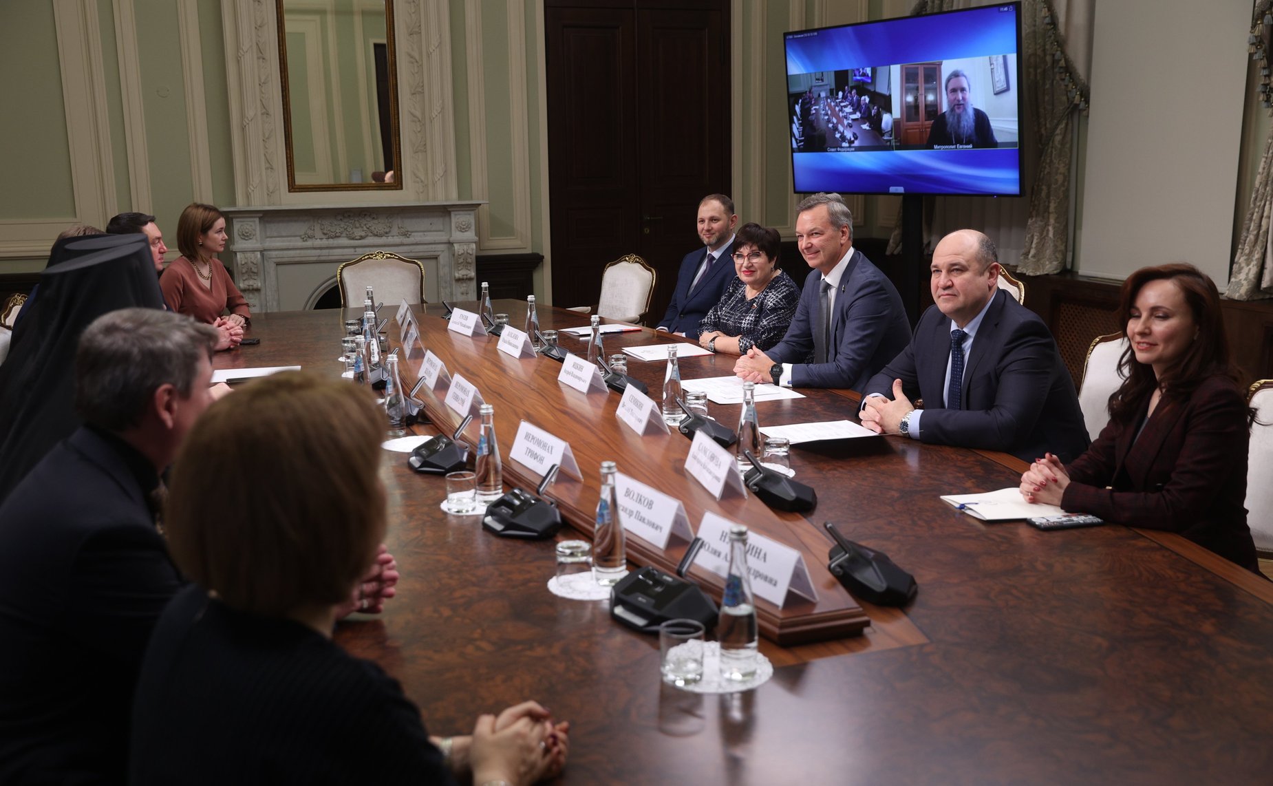 Церемония награждения участников X Парламентских встреч в рамках XXX Международных образовательных чтений на тему: «К 350-летию со дня рождения Петра I: секулярный мир и религиозность»