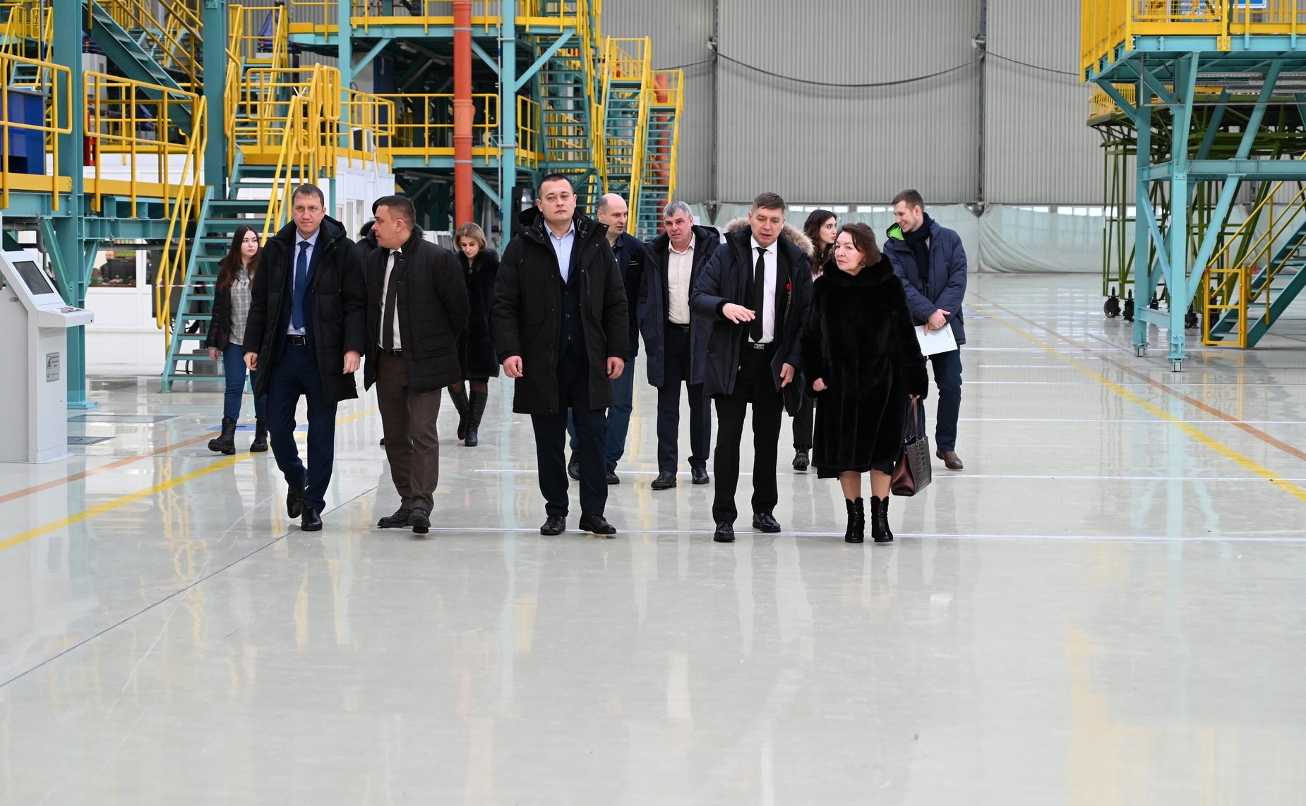 Айрат Гибатдинов в ходе поездки в регион посетил авиастроительный завод