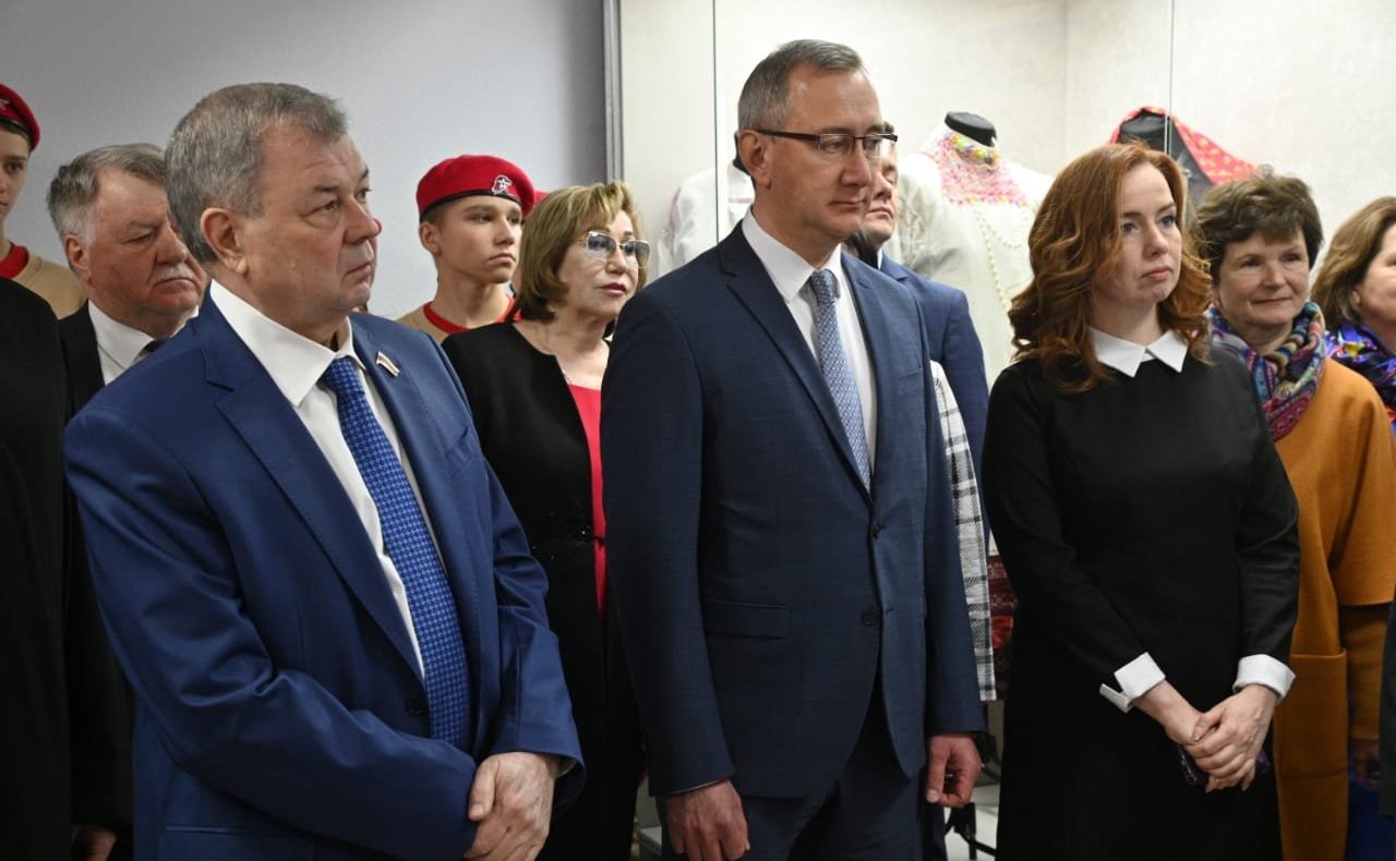 Анатолий Артамонов в рамках рабочей поездки в Калужскую область принял участие в церемонии открытия новой экспозиции историко-краеведческого музея в селе Красное Хвастовичского района