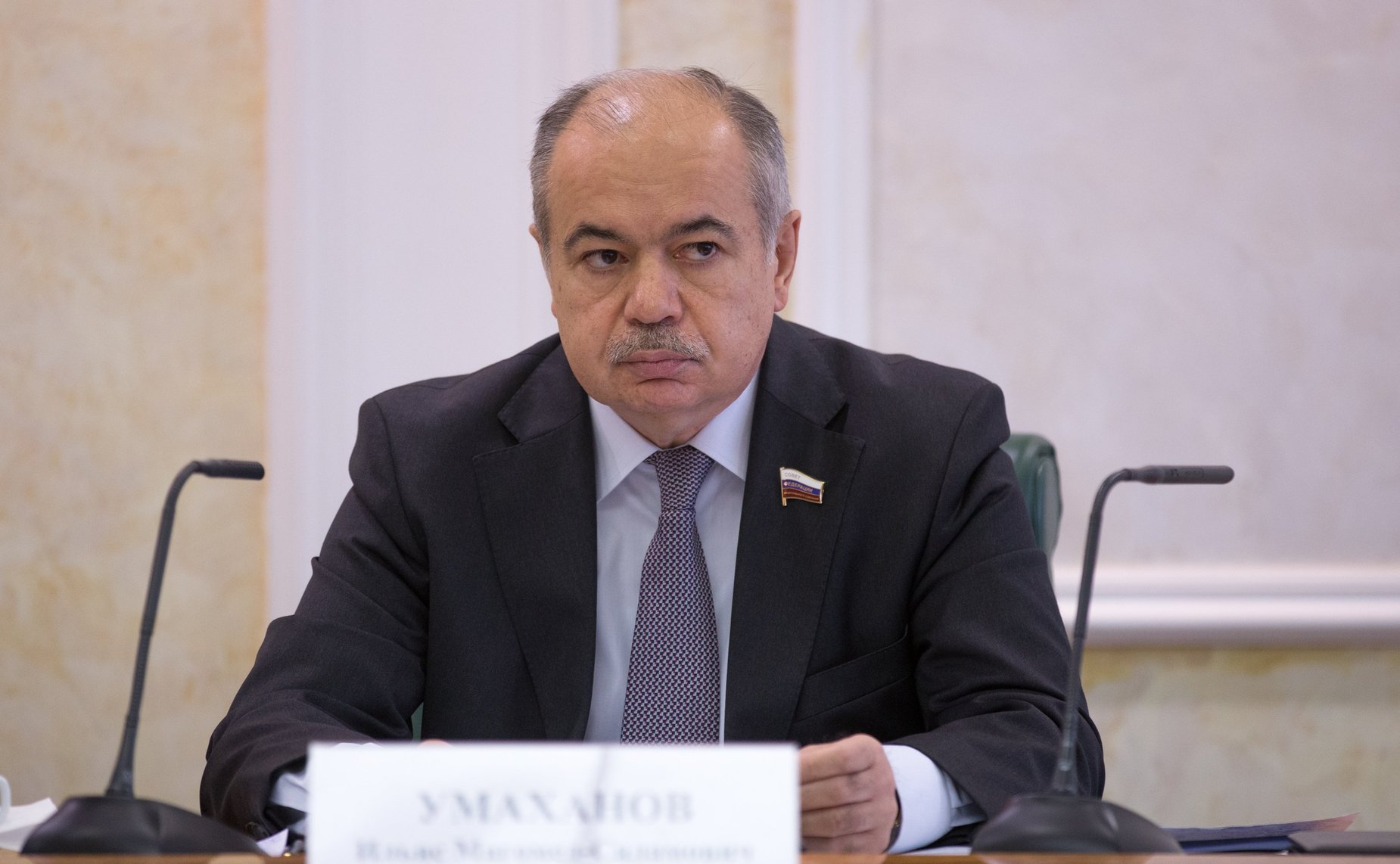 И. Умаханов