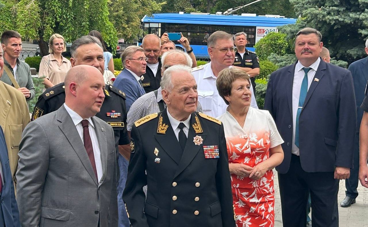 Екатерина Алтабаева приняла участие в торжественной церемонии награждения адмирала Игоря Касатонова