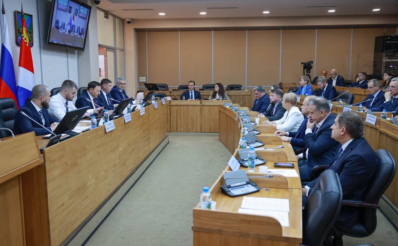 Александр Ролик во Владивостоке принял участие в совещании, посвященном перспективам развития сельского хозяйства на Дальнем Востоке и в Арктике