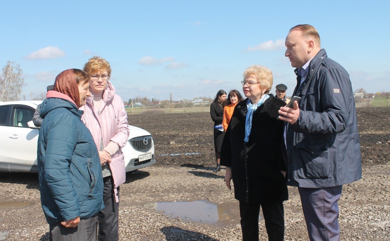 Оксана Хлякина посетила с рабочей поездкой Добровский район Липецкой области