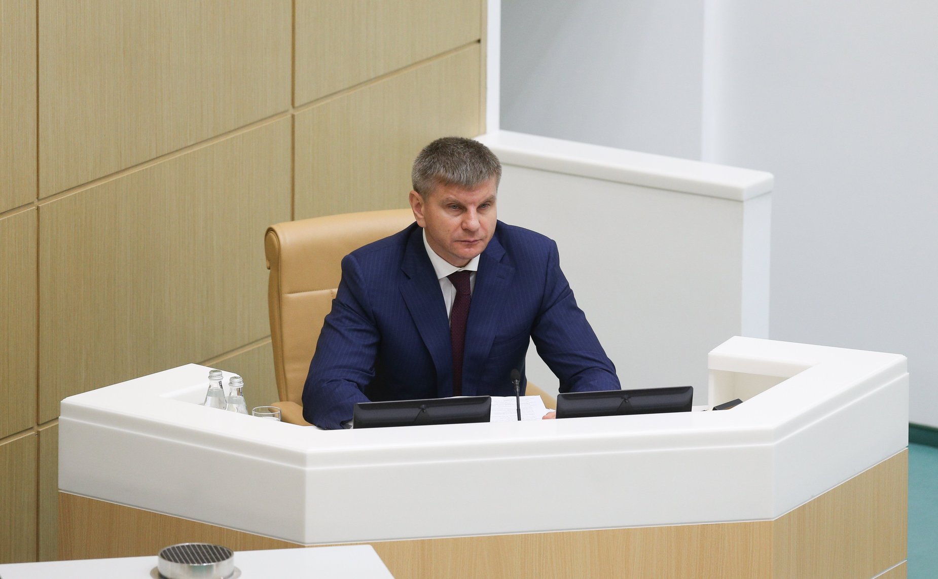 Геннадий Голов