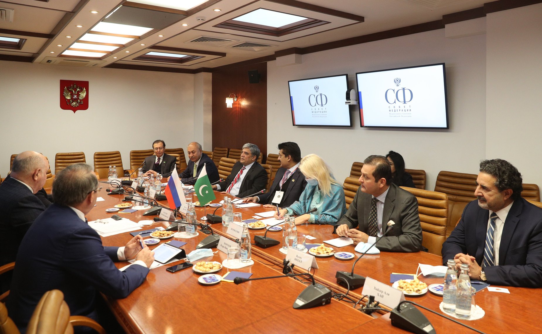 Встреча председателя Комитета СФ по международным делам Григория Карасина с лидером фракции «Движение за справедливость» в Сенате Исламской Республики Пакистан