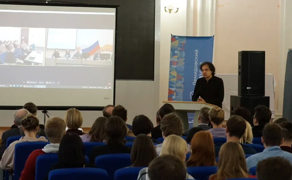 Александр Русаков принял участие в круглом столе, посвященном реализации инициатив в рамках проекта «Путь к единству»