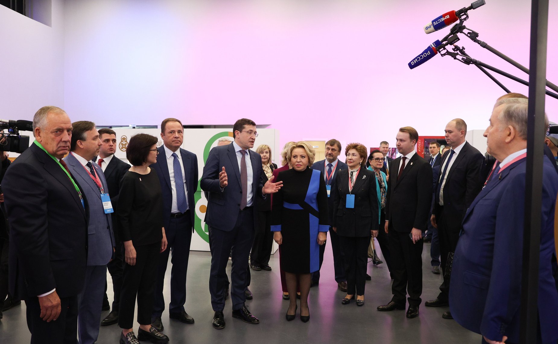 Осмотр экспозиции «Города и промыслы»