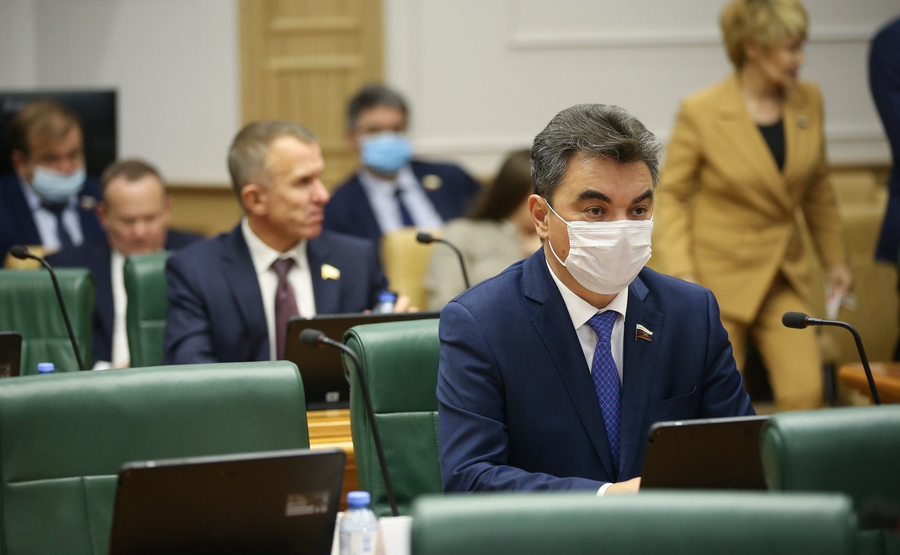 Встреча сенаторов Российской Федерации с Министром промышленности и торговли РФ Денисом Мантуровым в формате «Открытого диалога»