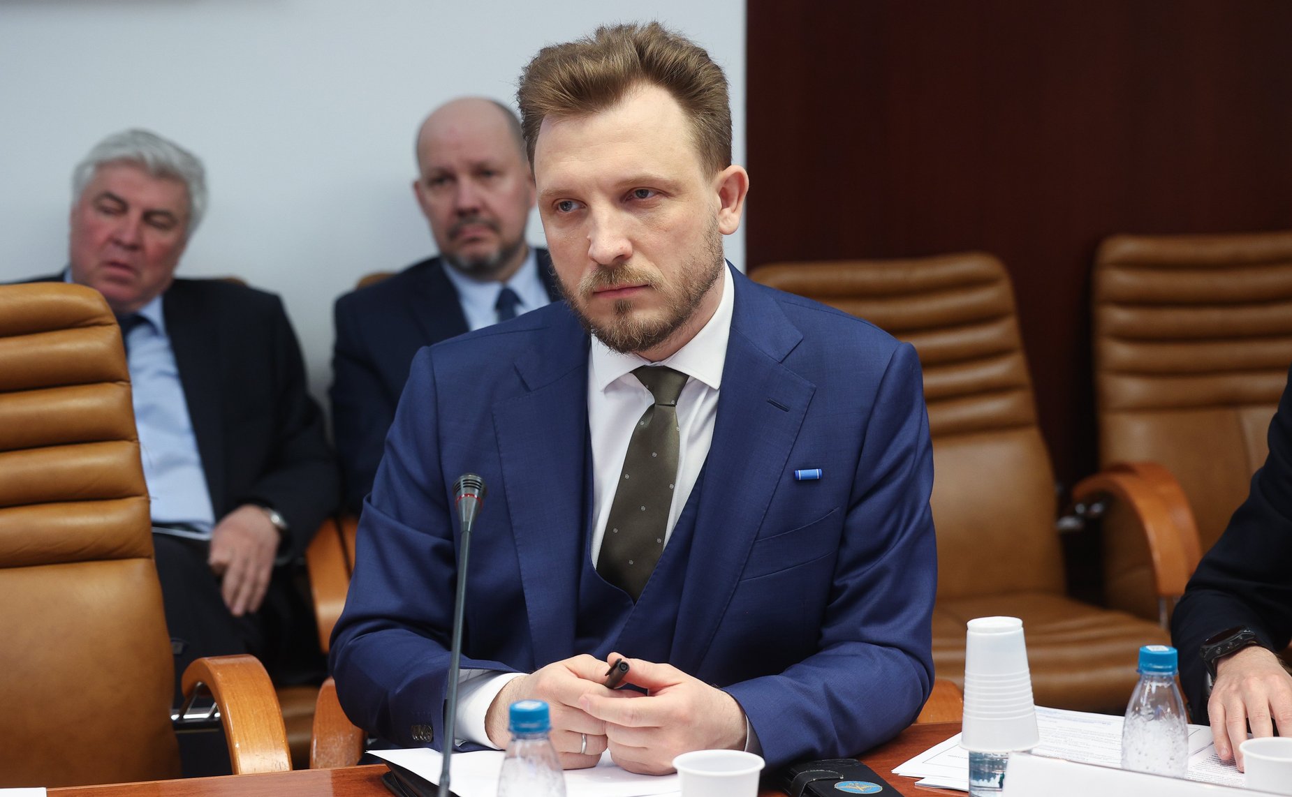 Круглый стол на тему «О реализации мер по обеспечению транспортной независимости РФ за счет расширения производства отечественной авиационной техники»