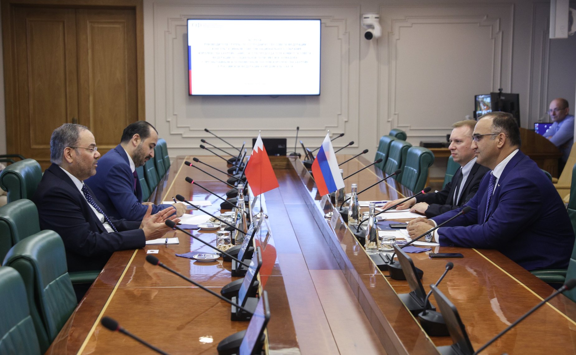 Встреча Мохмада Ахмадова с Чрезвычайным и Полномочным Послом Королевства Бахрейн в Российской Федерации