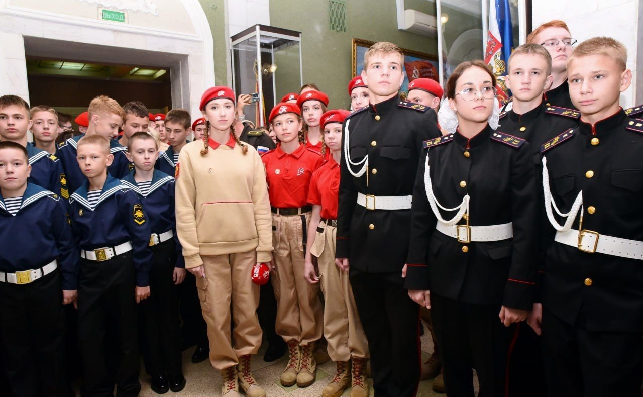 Екатерина Алтабаева приняла участие в мероприятиях, посвящённых 100-летию спуска Андреевского флага на кораблях Русской эскадры в Бизерте