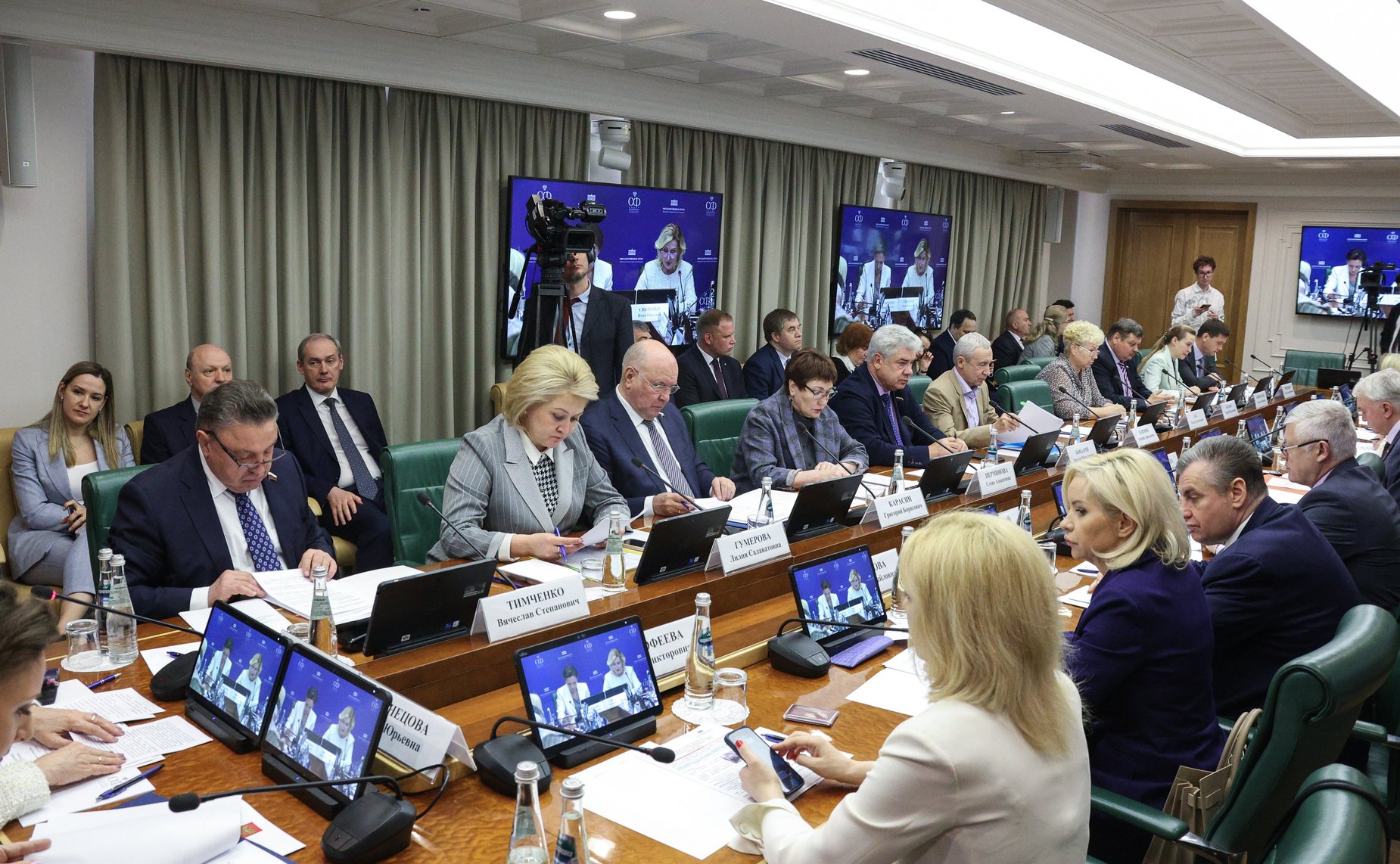 Заседание парламентской комиссии по расследованию преступных действий в отношении несовершеннолетних со стороны киевского режима