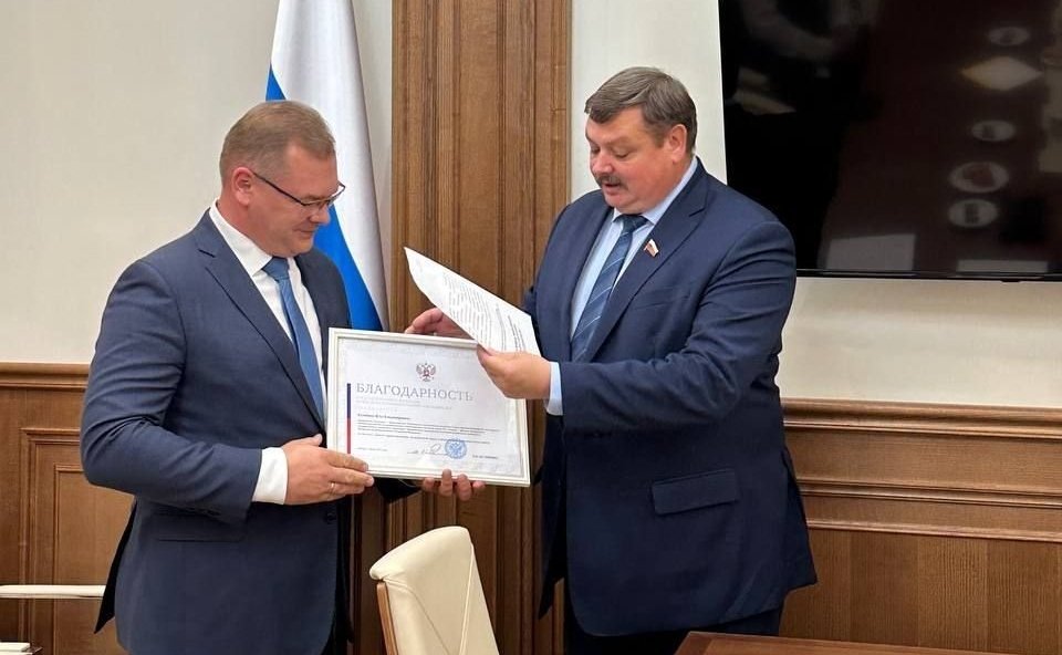 Сергей Колбин вручил награды Совета Федерации врачам института им. П.А. Герцена