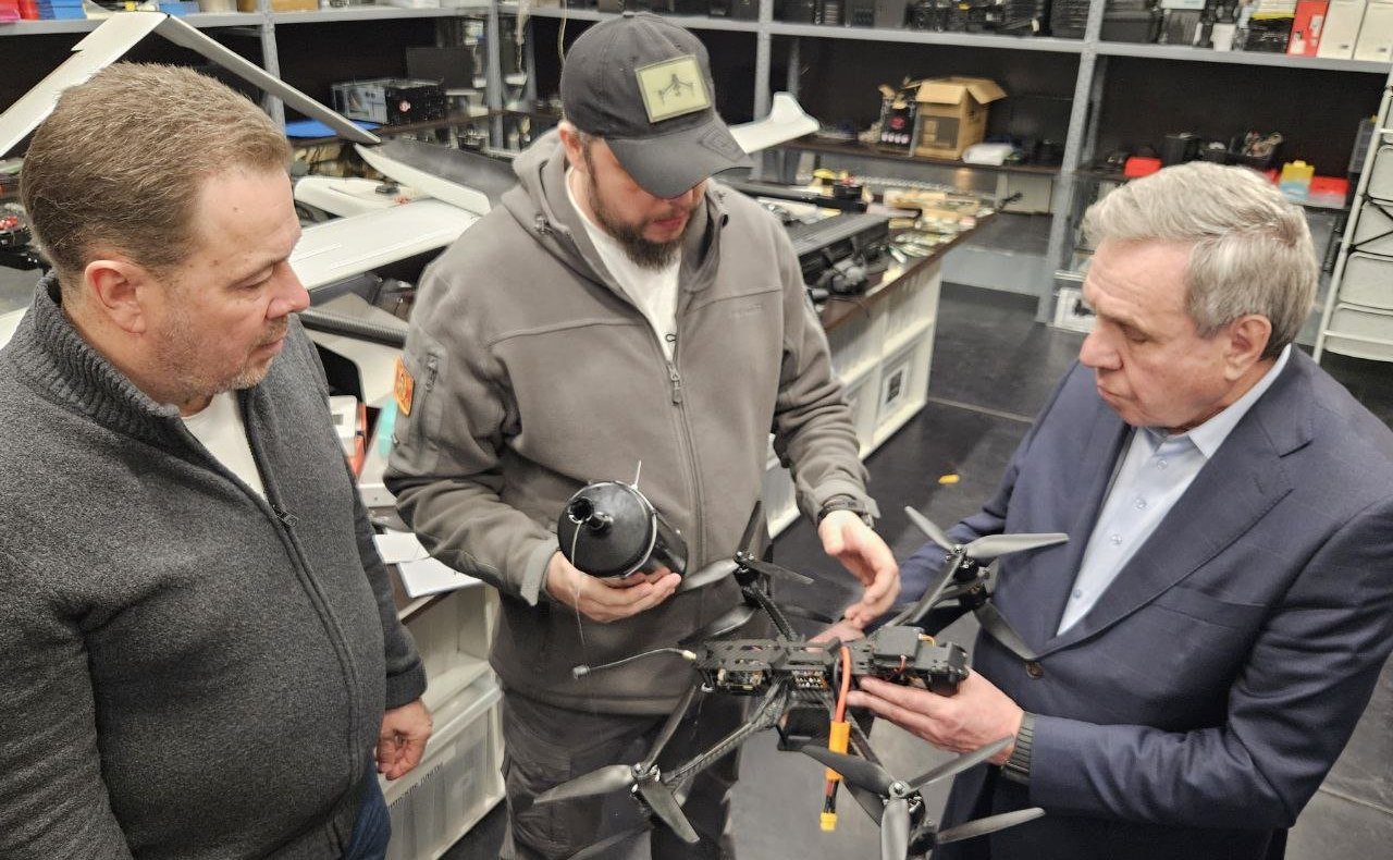 Владимир Городецкий посетил Федерацию гонок дронов в Новосибирской области