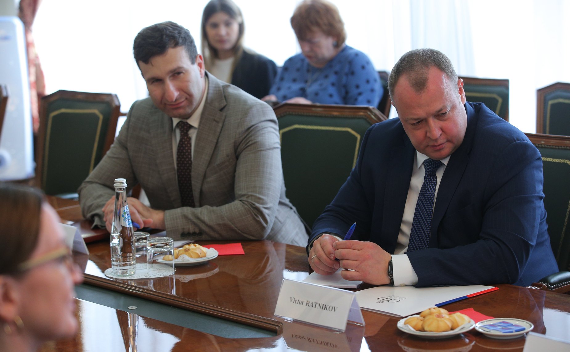 Встреча первого заместителя председателя Комитета СФ по международным делам Владимира Джабарова с председателем правления общественной организации «Народная дипломатия — Норвегия» Х. Вебером