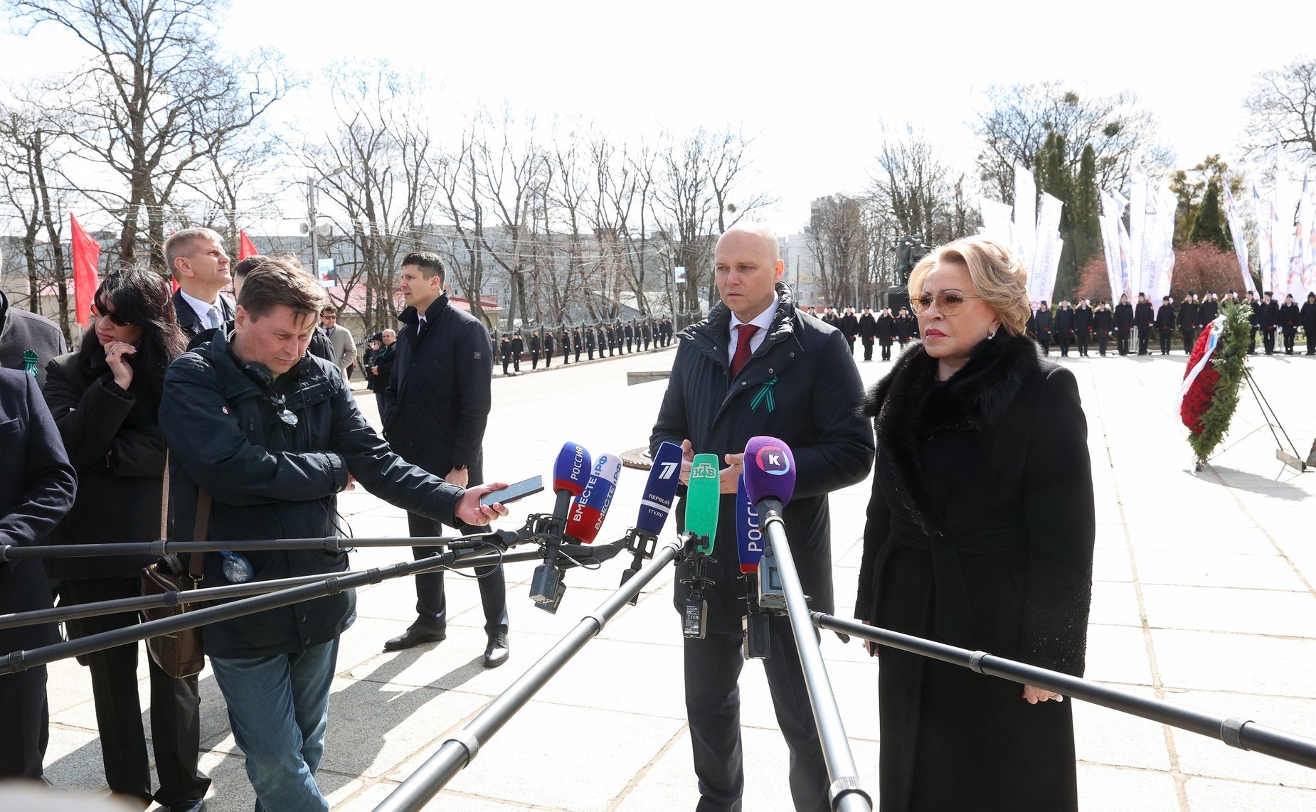 Пресс-подход Председателя Совета Федерации Валентины Матвиенко и губернатора Калининградской области Алексея Беспрозванных