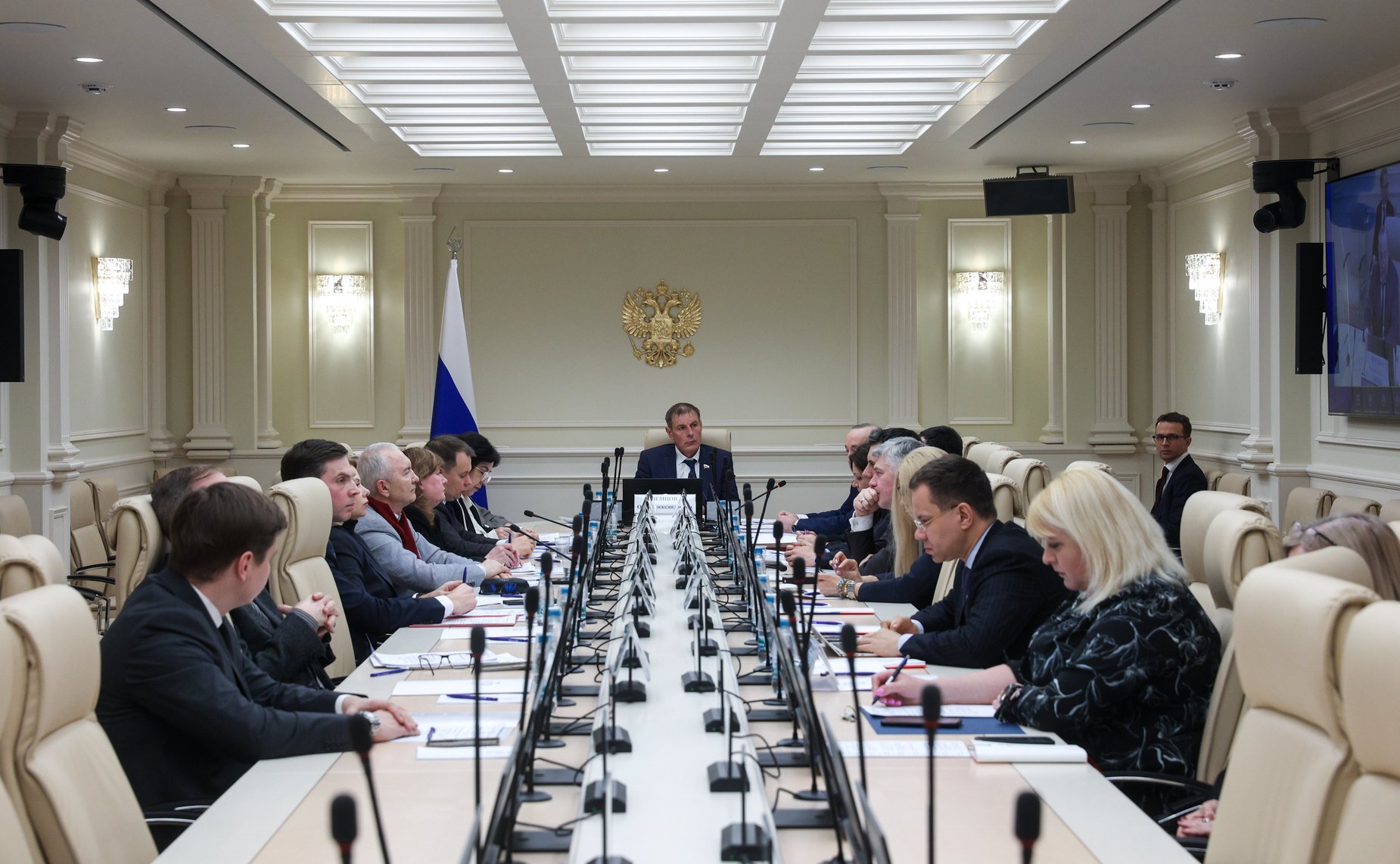 Круглый стол Комитета СФ по конституционному законодательству и государственному строительству «Направления совершенствования гражданского и гражданского процессуального законодательства в целях снижения нагрузки на судебную систему»