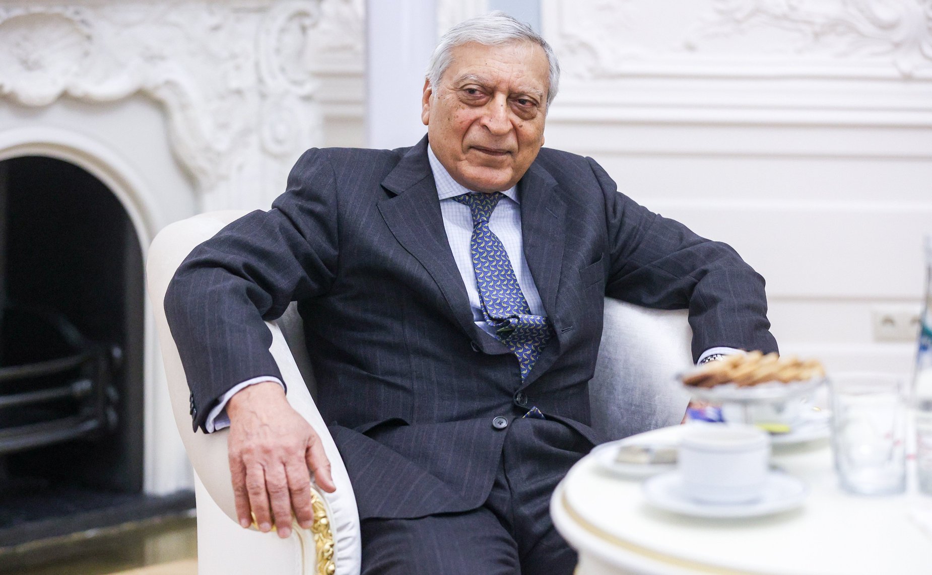 Встреча заместителя Председателя Совета Федерации Константина Косачева с президентом Университета им. Джавахарлала Неру (Индия) профессором Канвалом Сибалом