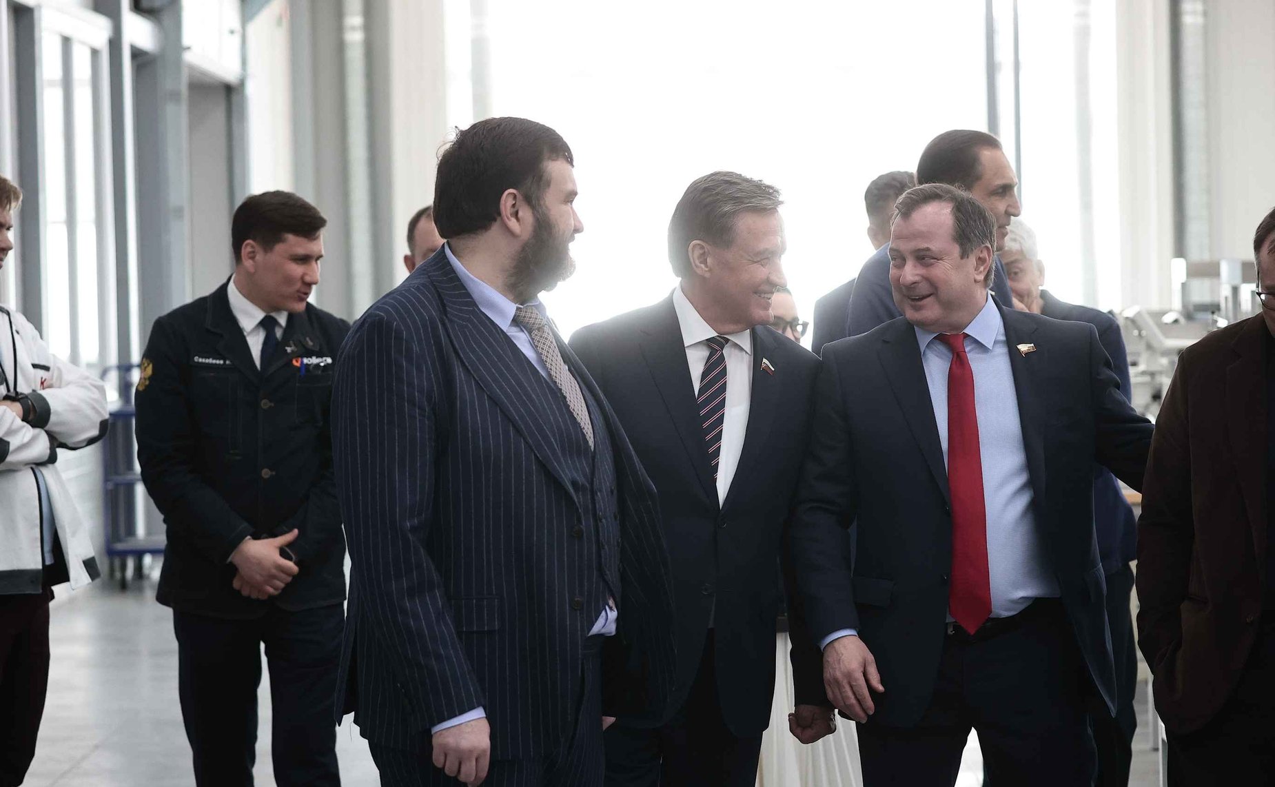 В ходе поездки сенаторам презентовали новую модель автомобиля, который разработан на Ульяновском автомобильном заводе