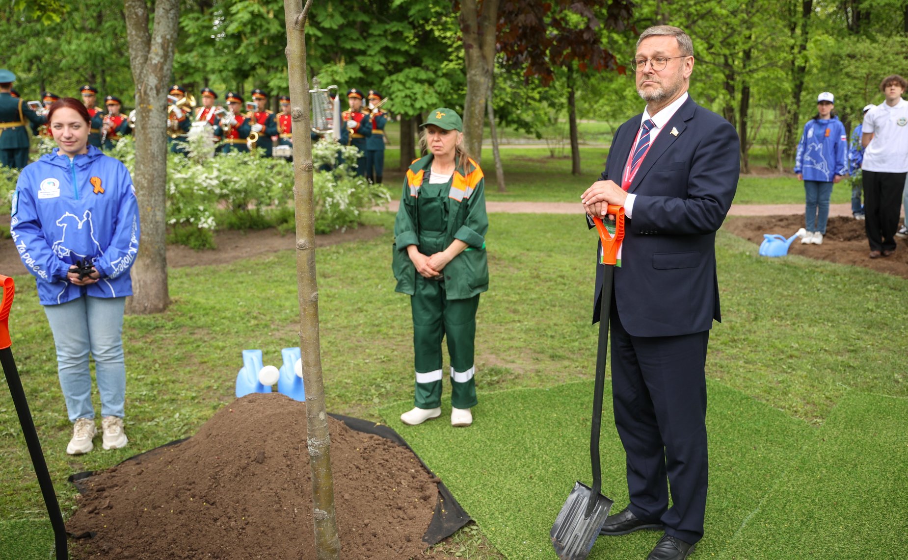 Церемония высадки деревьев в рамках проведения международной эколого-патриотической акции «Сад памяти», приуроченной к году Защитника Отечества