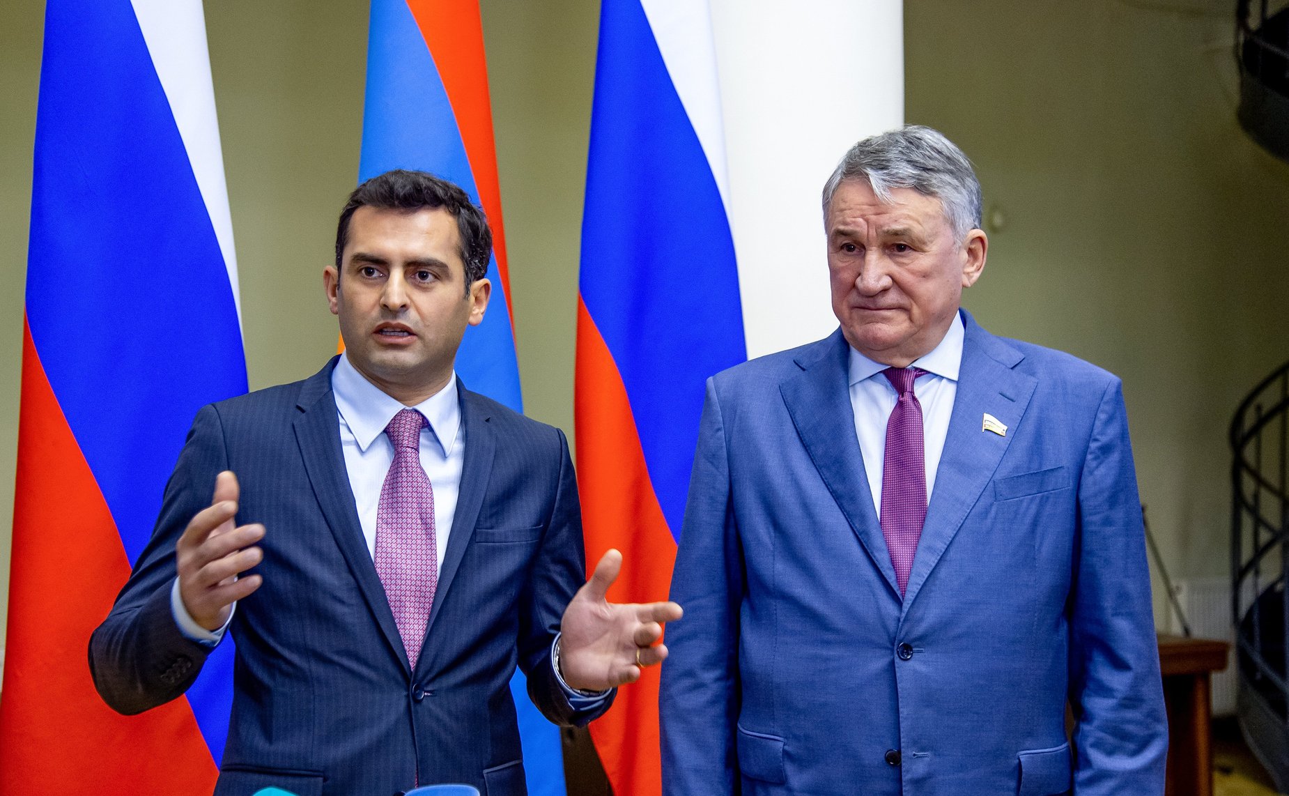 Пресс-подход заместителя Председателя Совета Федерации Юриия Воробьева и заместителя Председателя Национального Собрания Республики Армения Акоба Аршакяна