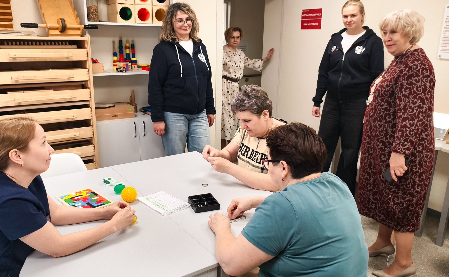 Сенаторы посетили реабилитационный центр для взрослых «Восхождение»