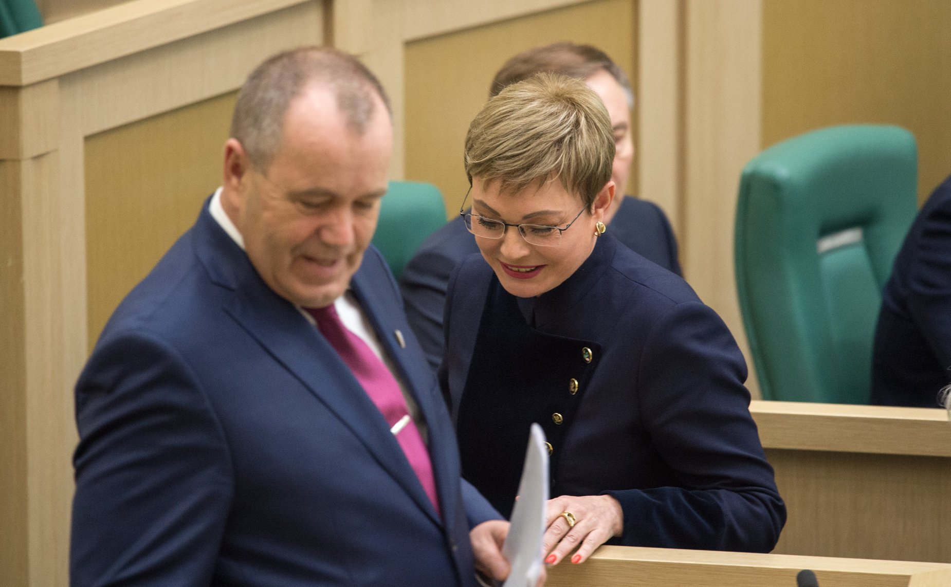 Председатель заксобрания Мурманской области С. Дубовой и губернатор региона М. Ковтун