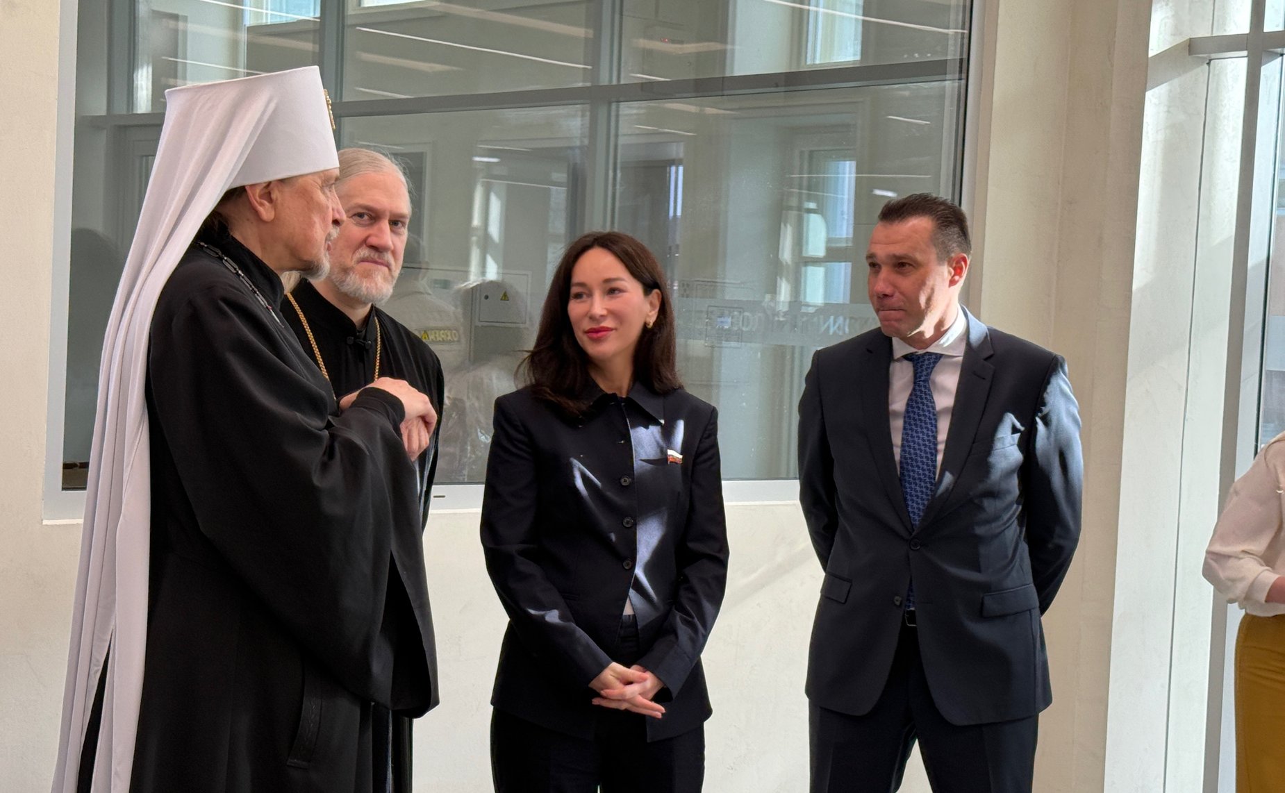 Елена Дягилева поздравила с открытием команду и обучающихся первого за полярным кругом Центра научно-технологического творчества «Родина», открытого в Мурманске