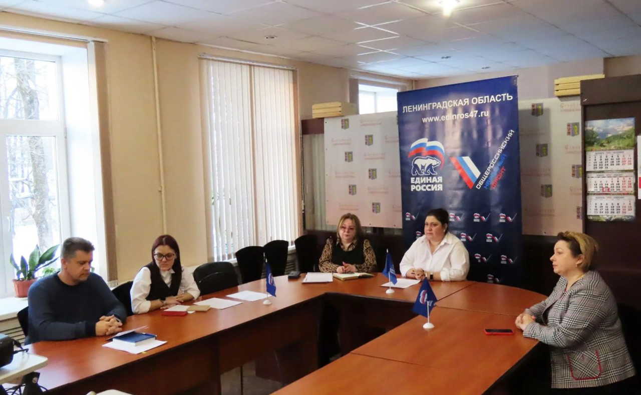 Сергей Перминов рассмотрел обращения жителей Сланцевского района Ленинградской области