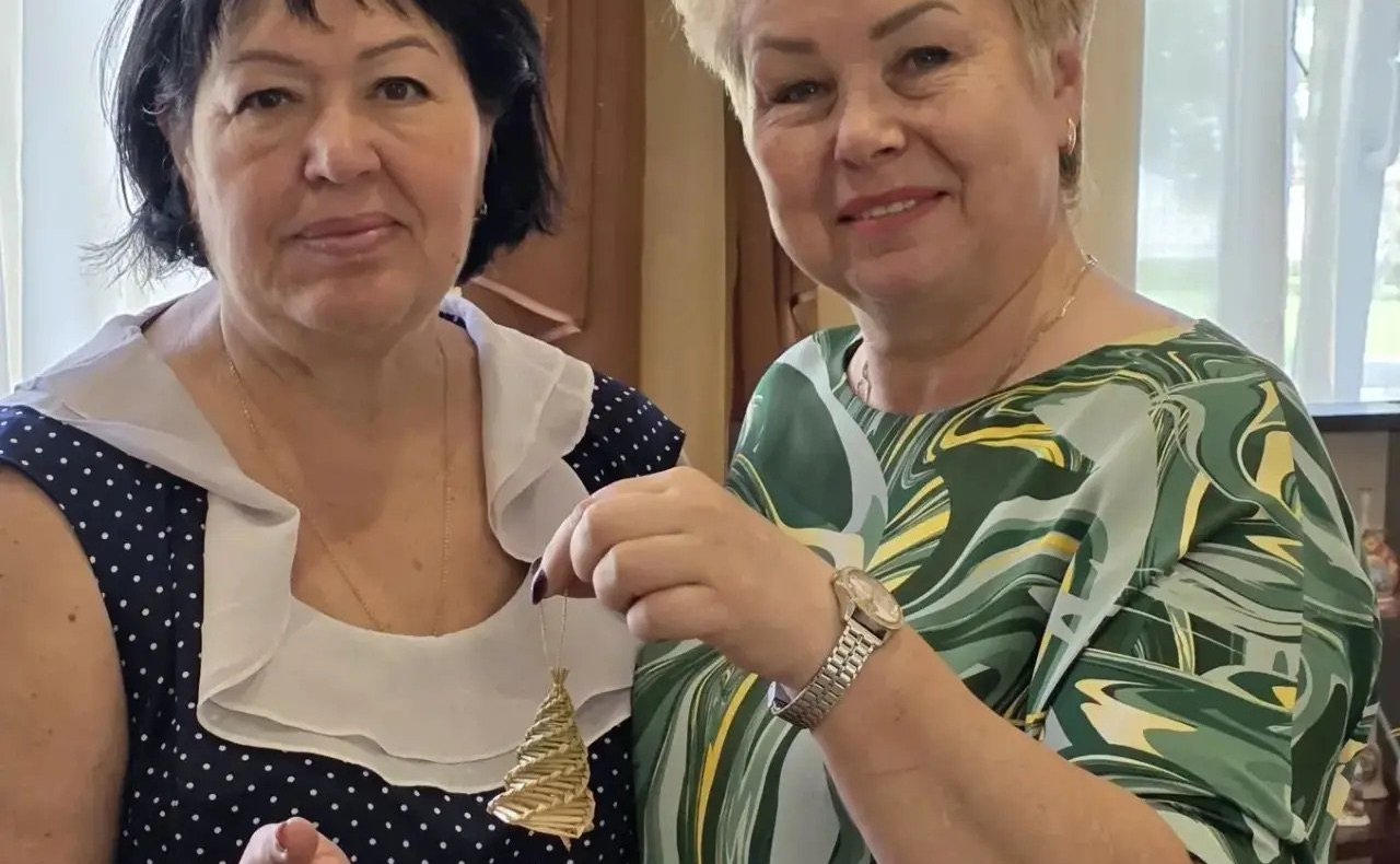 Ольга Бас в ходе рабочей поездки в регион посетила выставку-форум «Игрушки из бабушкиного сундучка»