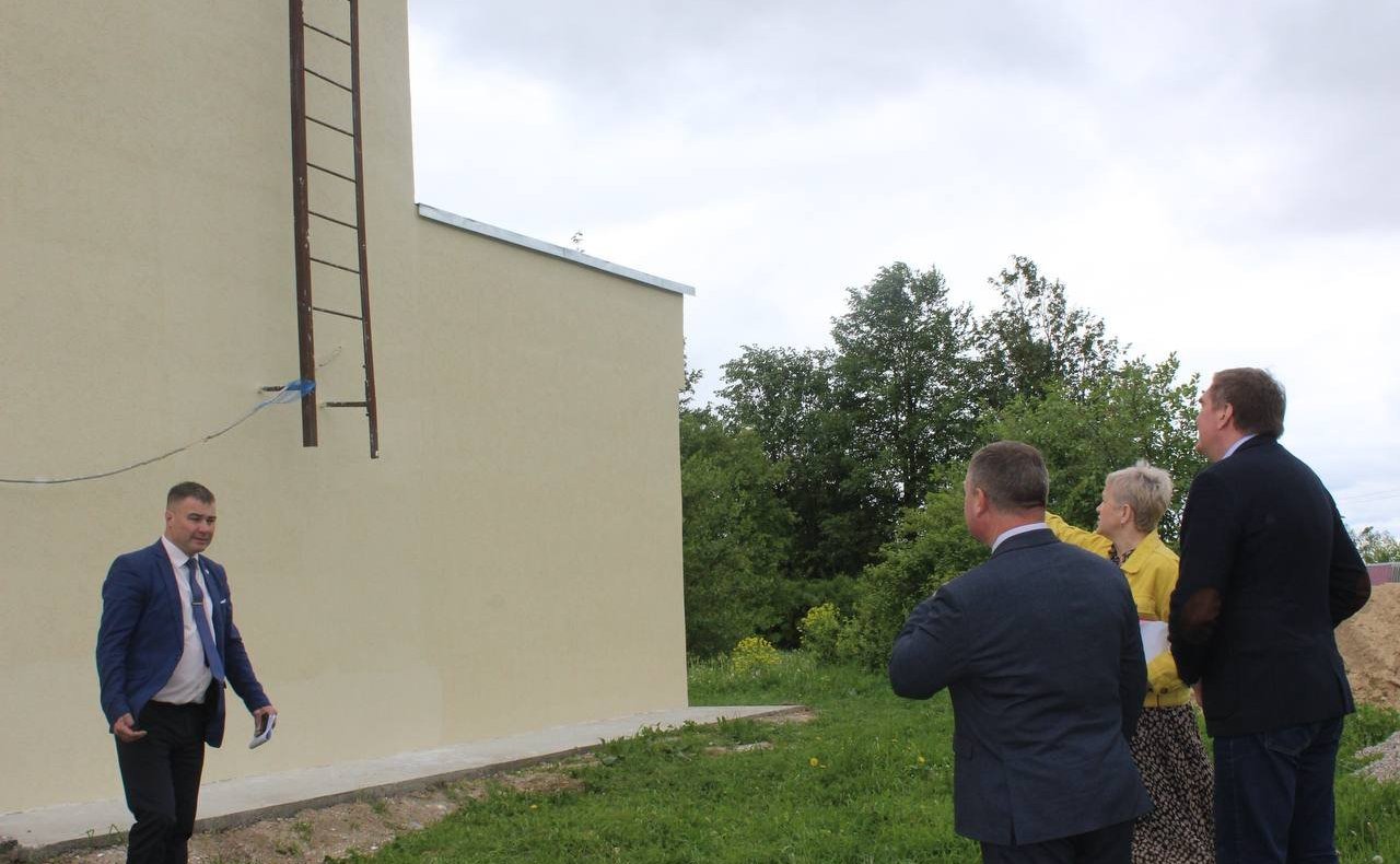 Алесандр Савин ознакомился с ходом капитального ремонта школ Калужской области