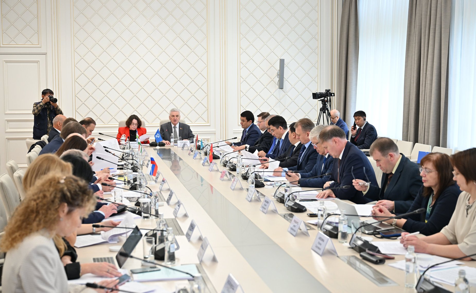 Сенаторы РФ приняли участие в заседании Постоянной комиссии МПА СНГ по изучению опыта государственного строительства и местного самоуправления