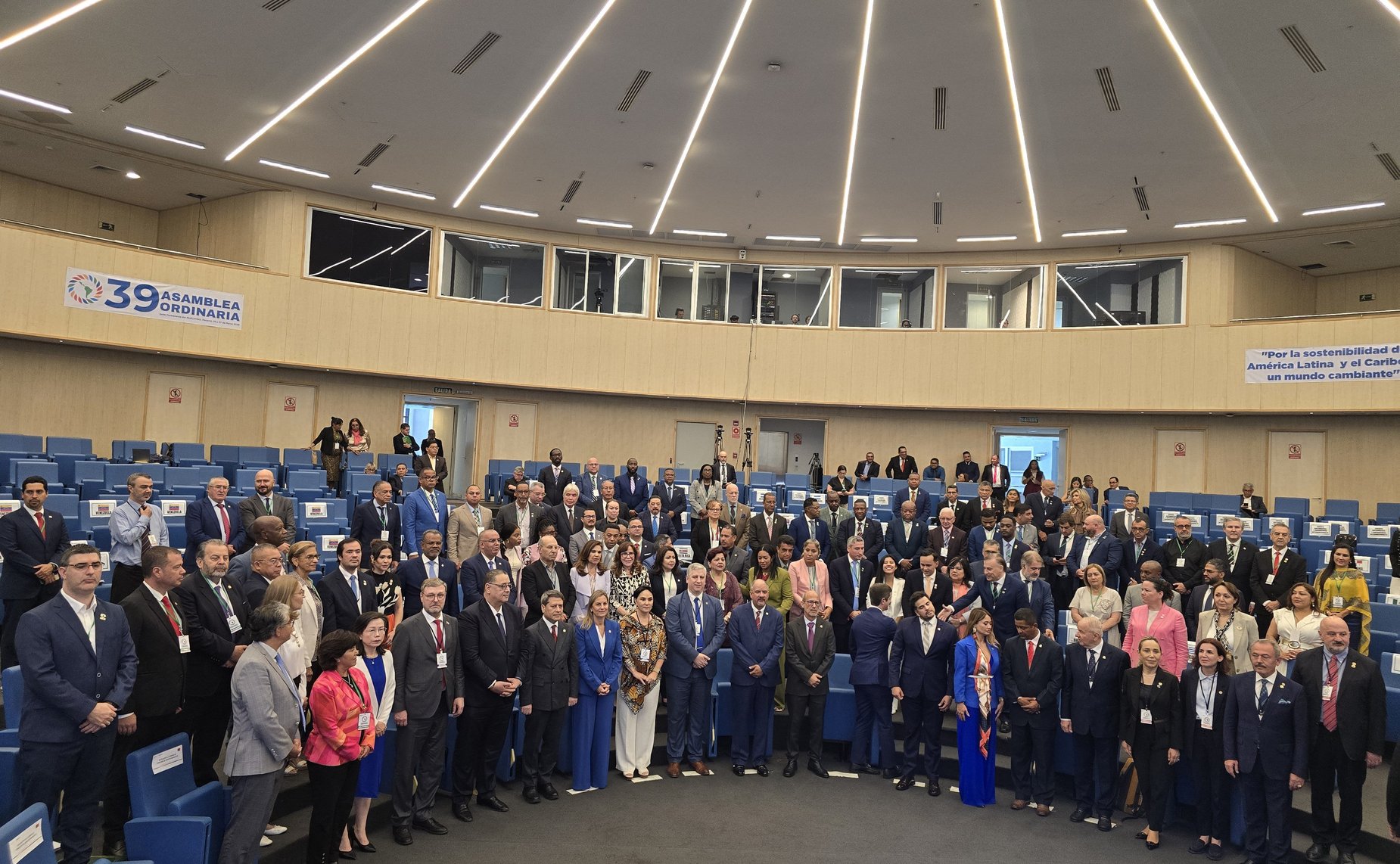 Заместитель Председателя Совета Федерации Константин Косачев принял участие в пленарном заседании 39-й сессии Ассамблеи Парламента стран Латинской Америки и Карибского бассейна (ПАРЛАТИНО) в г. Панама