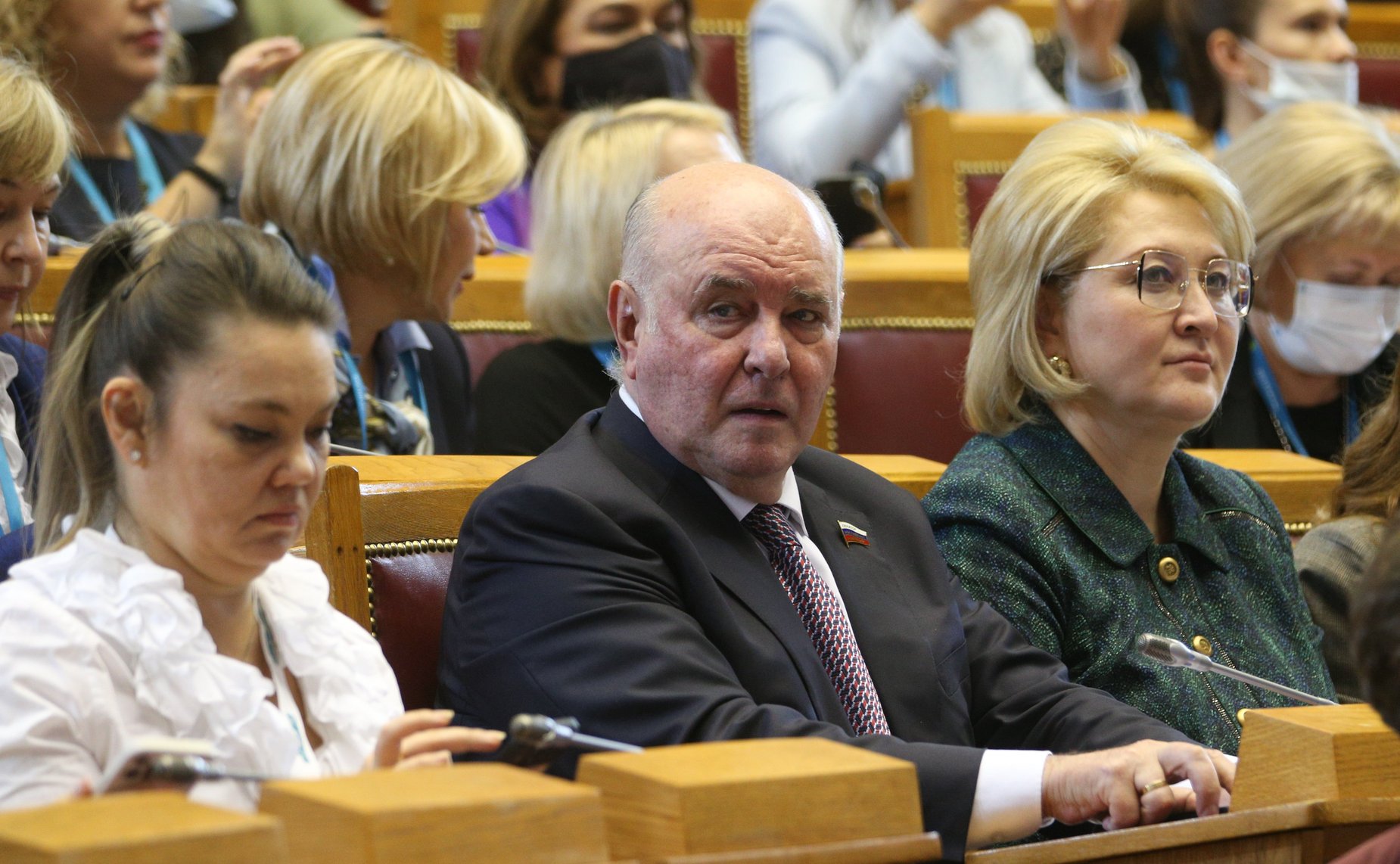 Пленарная сессия Третьего Евразийского женского форума