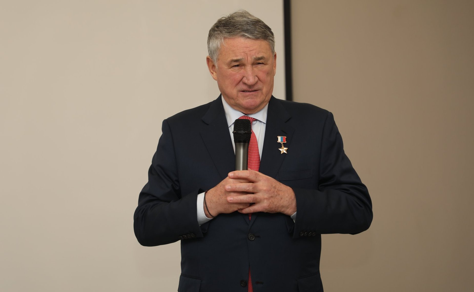 Заместитель Председателя СФ Юрий Воробьев