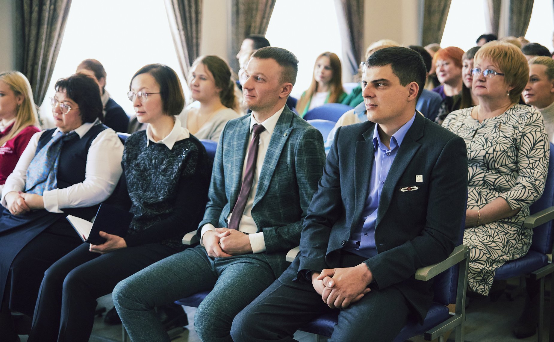 Александр Карлин в ходе региональной недели встретился с педагогическим коллективом и студентами Барнаульского кооперативного техникума Алтайского крайпотребсоюза