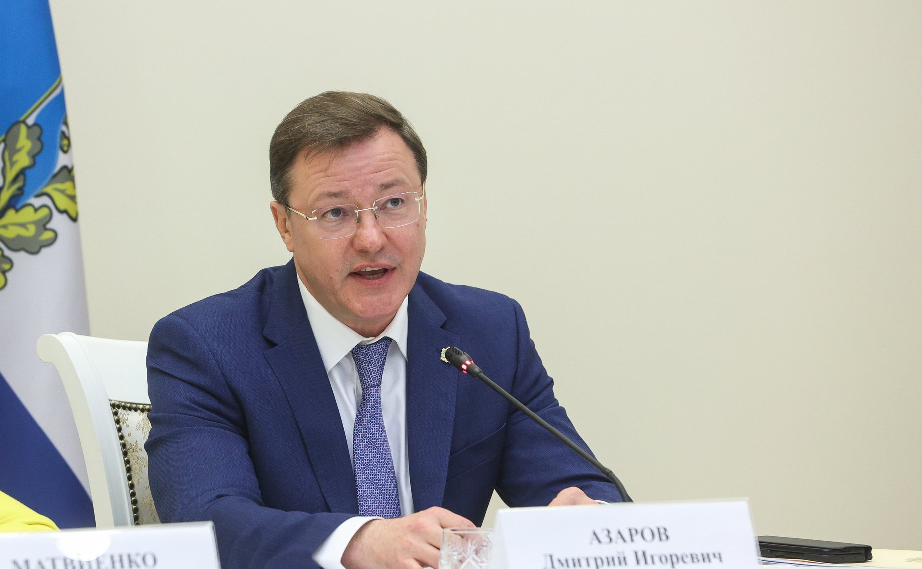 Дмитрий Азаров