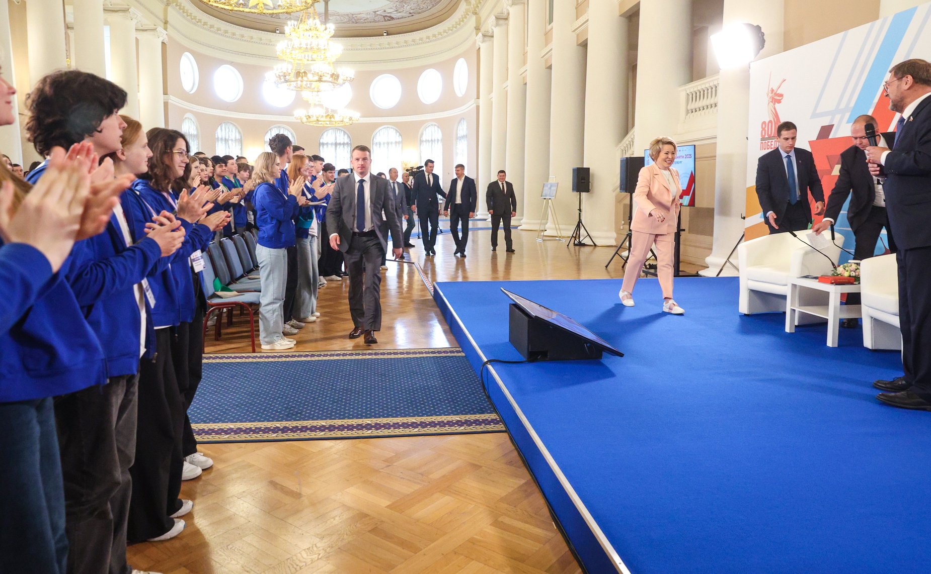 Председатель Совета Федерации Валентина Матвиенко встретилась с участниками культурно-образовательного проекта «Поезд Памяти»