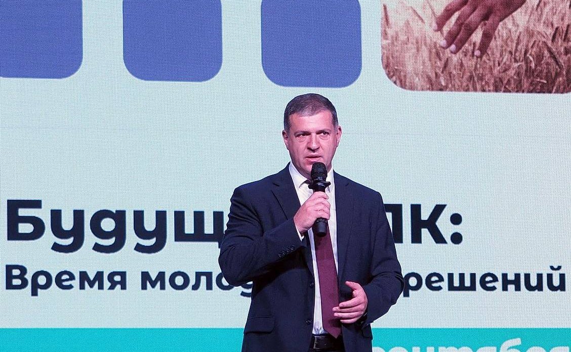 На форуме «КомандАгро – 40» Анатолий Артамонов рассказал о масштабной государственной поддержке аграриев и социальных преобразованиях на селе