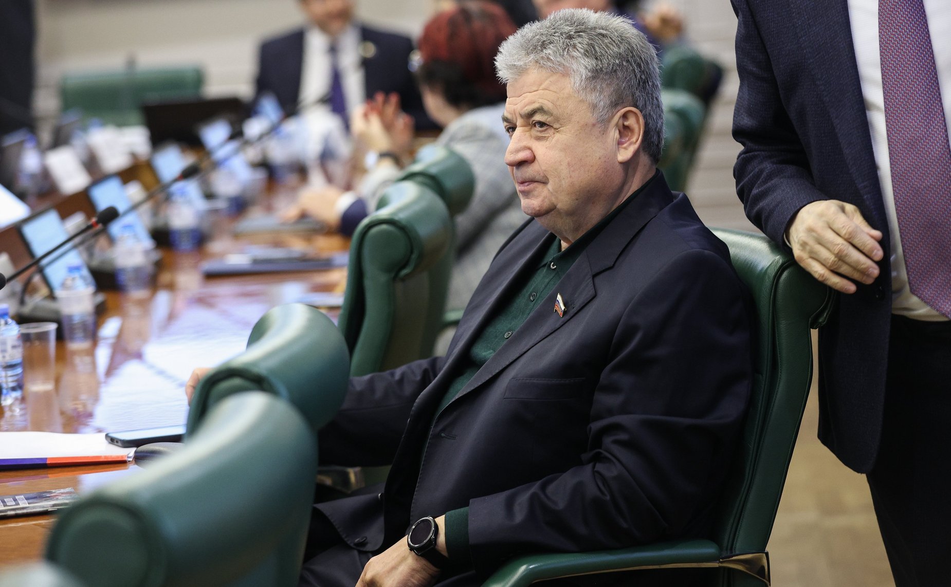 Геннадий Емельянов