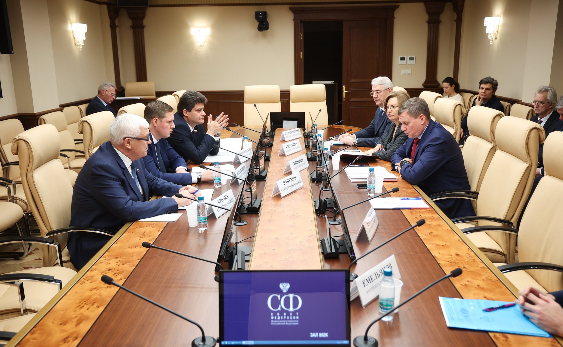 Совместное совещание комитетов СФ «Проект федерального бюджета на 2026–2028 годы: приоритеты финансирования государственной программы Российской Федерации «Развитие авиационной промышленности»