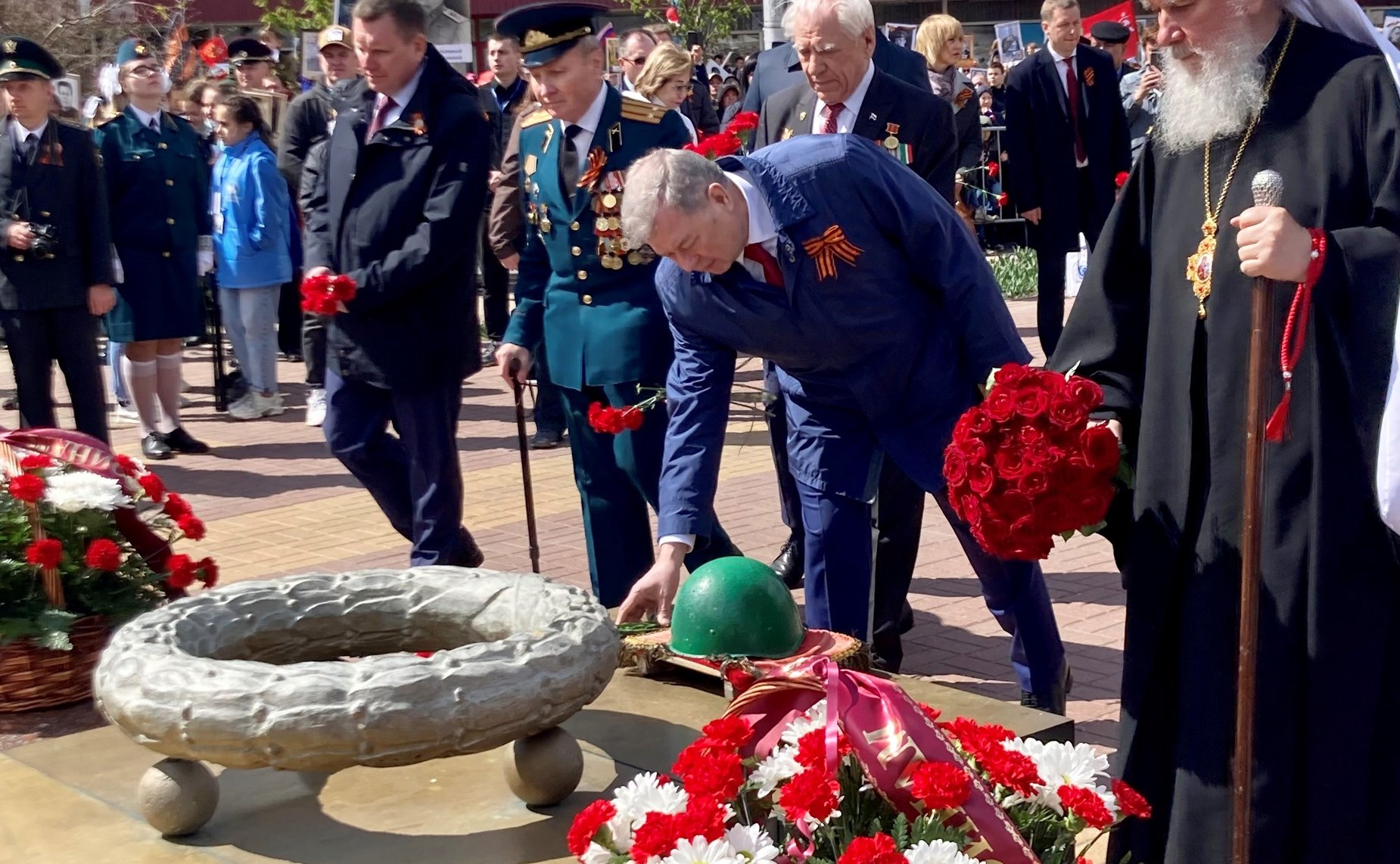 Анатолий Артамонов в Калуге принял участие в мероприятиях, посвященных Дню Победы