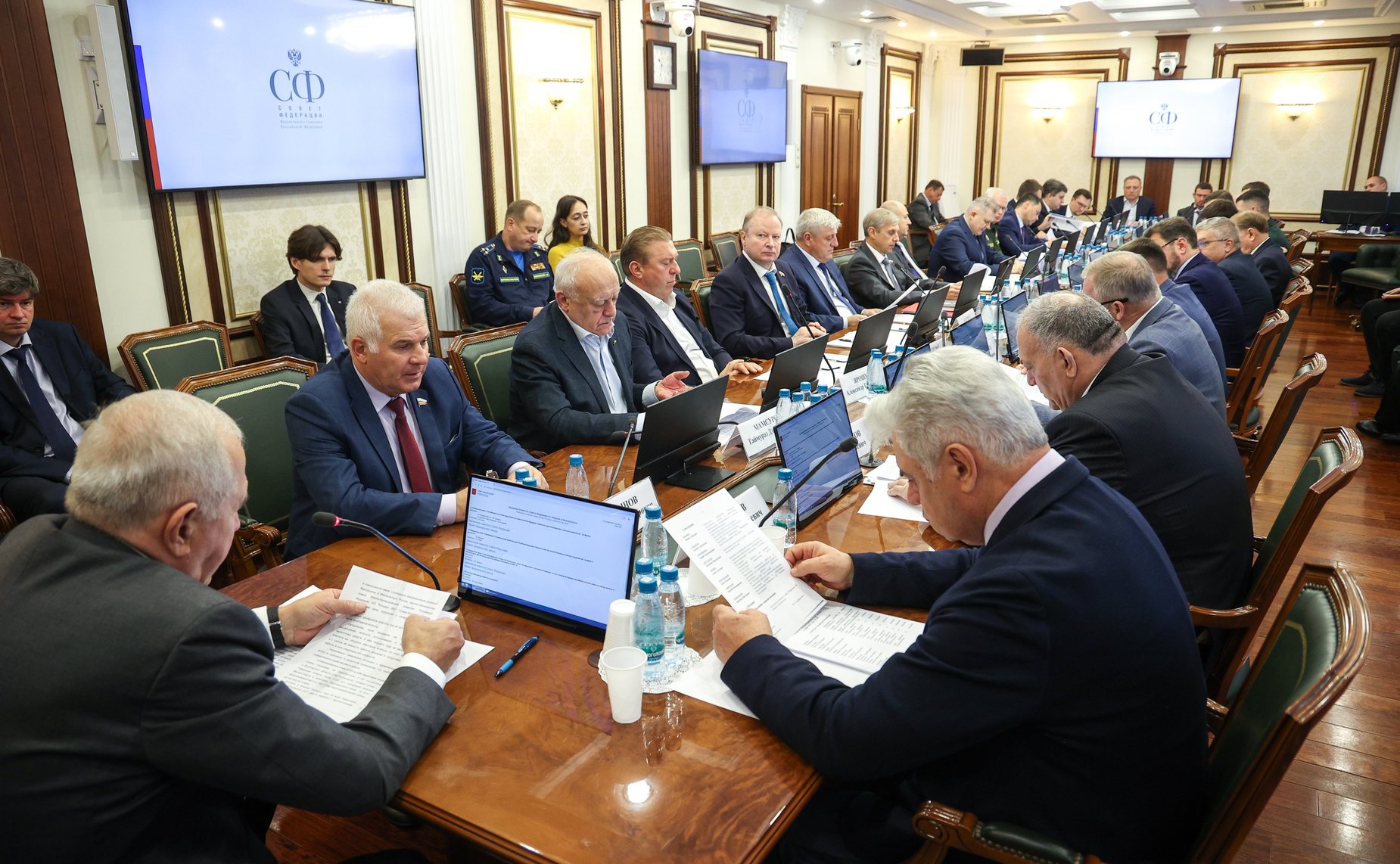 Совещание Комитета СФ по обороне и безопасности «Проблемные вопросы внедрения современных беспилотных систем, а также средств противодействия их противоправному применению»